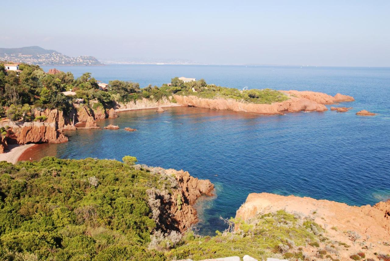 Agay Cap Esterel Le Hameau F2 Clim Plein Sud Dernier Etage Magnifique Vue Mer Saint-Raphaël 外观 照片