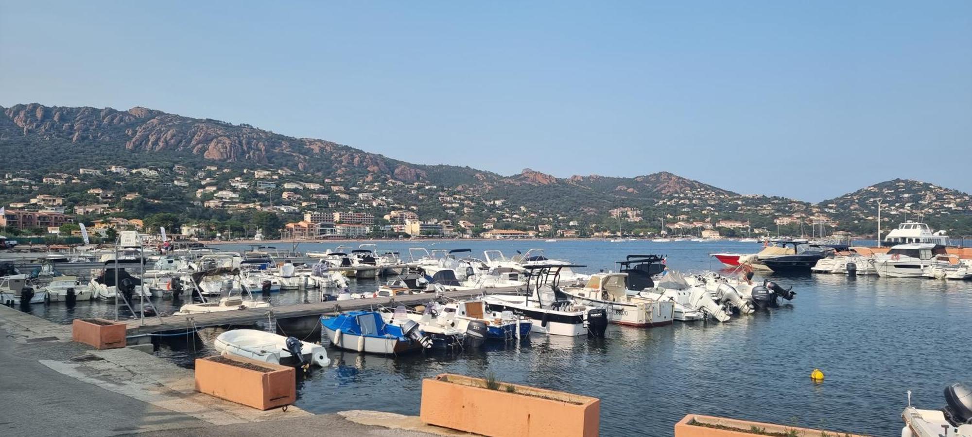 Agay Cap Esterel Le Hameau F2 Clim Plein Sud Dernier Etage Magnifique Vue Mer Saint-Raphaël 外观 照片