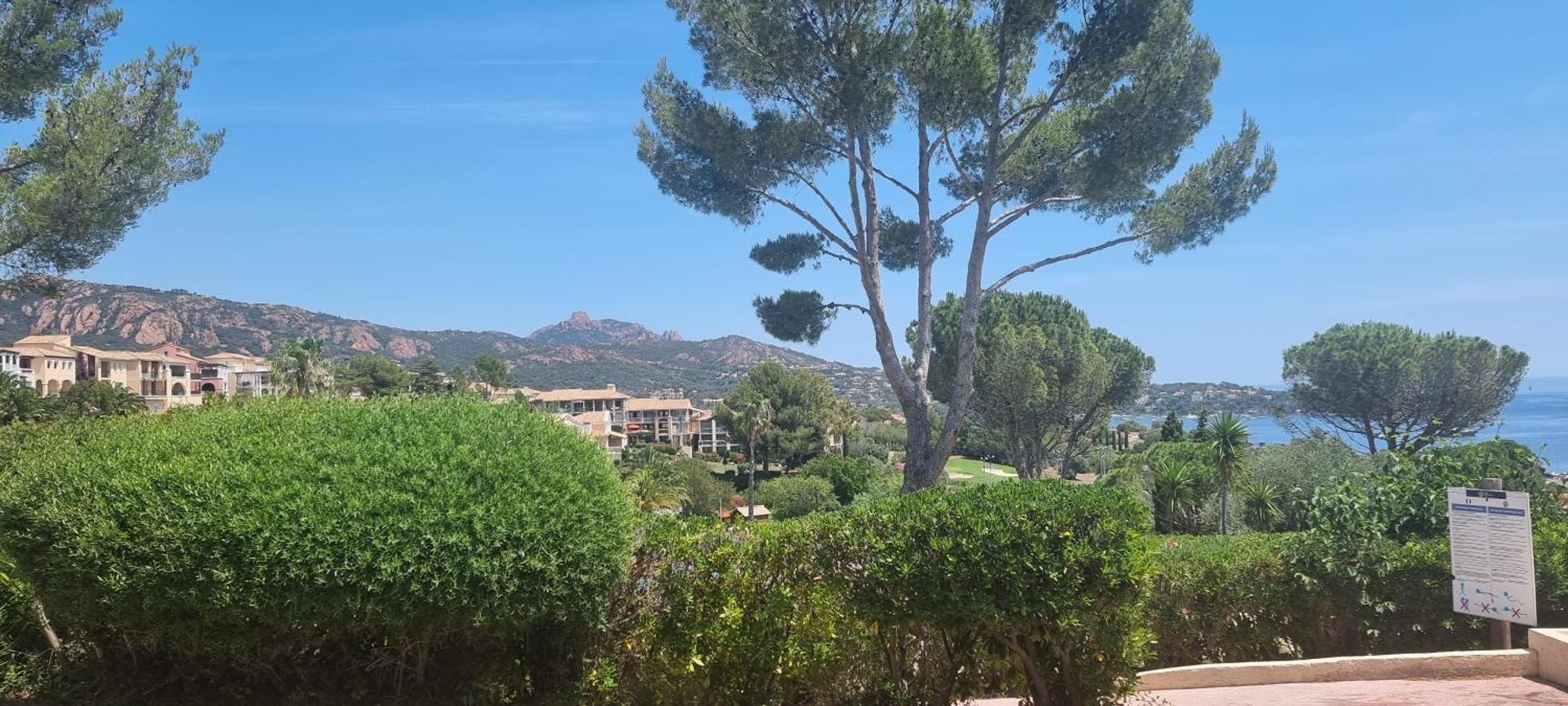 Agay Cap Esterel Le Hameau F2 Clim Plein Sud Dernier Etage Magnifique Vue Mer Saint-Raphaël 外观 照片