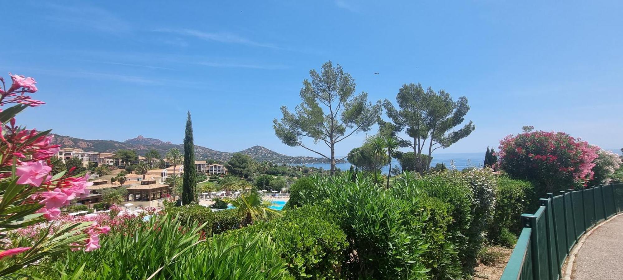 Agay Cap Esterel Le Hameau F2 Clim Plein Sud Dernier Etage Magnifique Vue Mer Saint-Raphaël 外观 照片