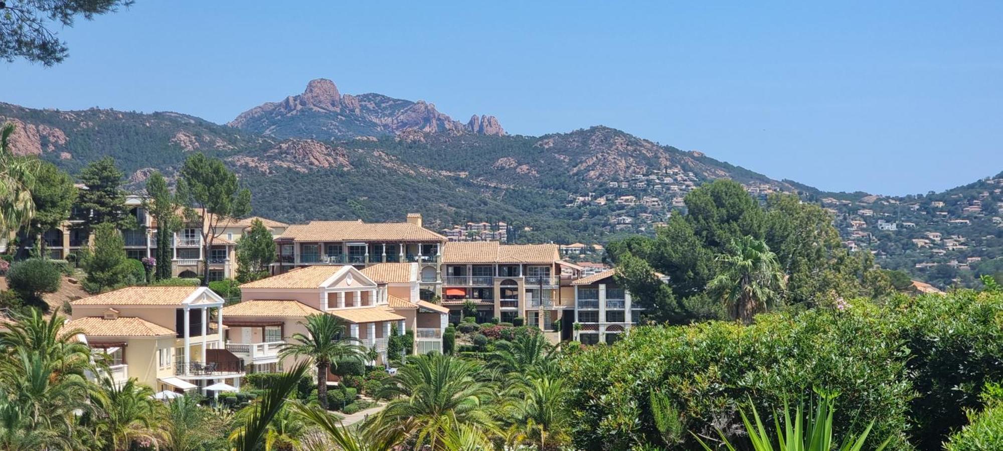 Agay Cap Esterel Le Hameau F2 Clim Plein Sud Dernier Etage Magnifique Vue Mer Saint-Raphaël 外观 照片